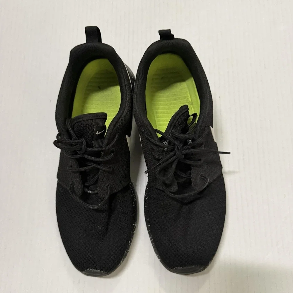 Nike Roshe One Shoes Womens 9.5 Black White Mesh Speckle Sneakers 855916-007